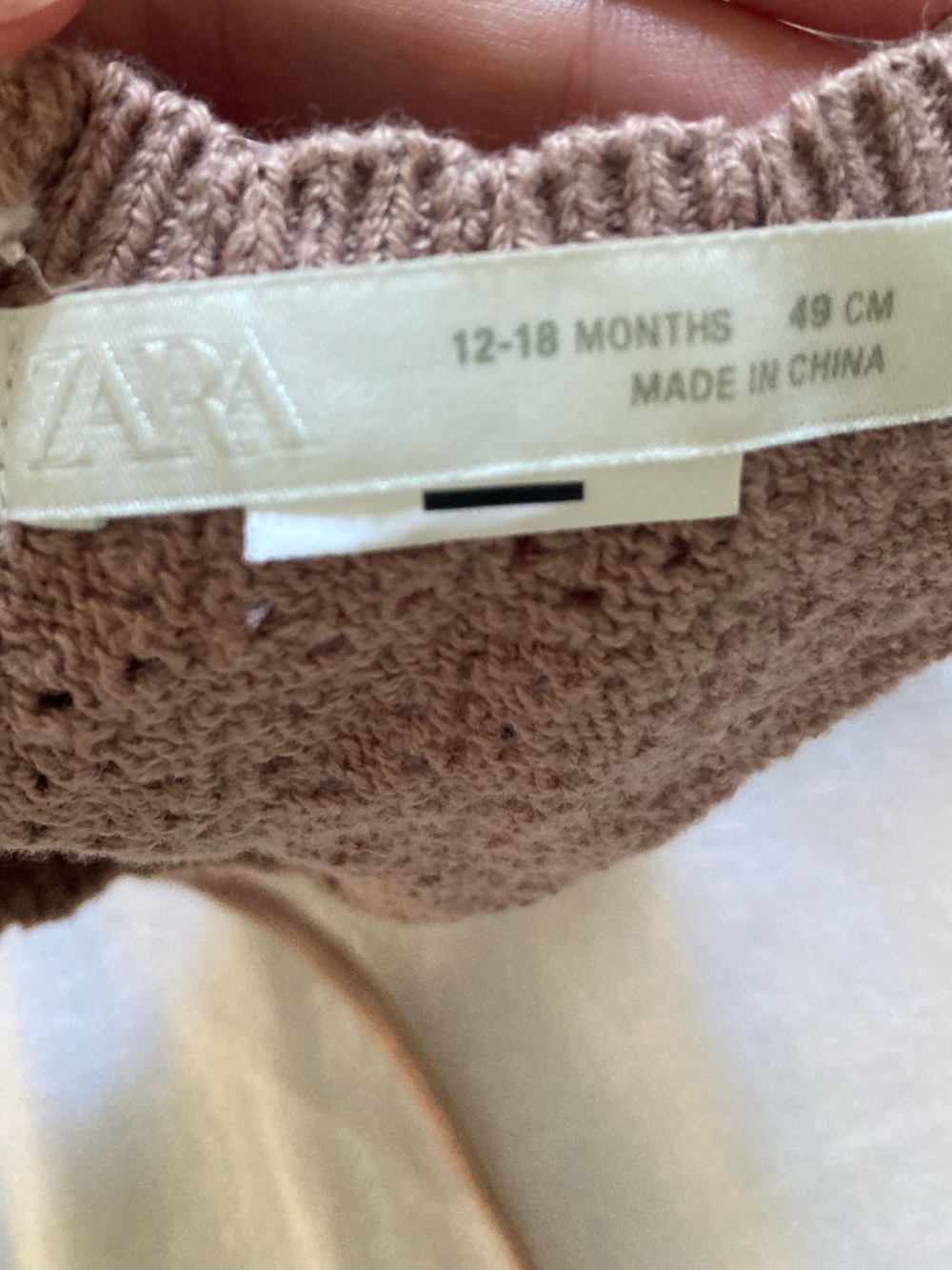 Zara infant girls knit one piece with matching bonnet. Size 12-18 months - Picture 5 of 5